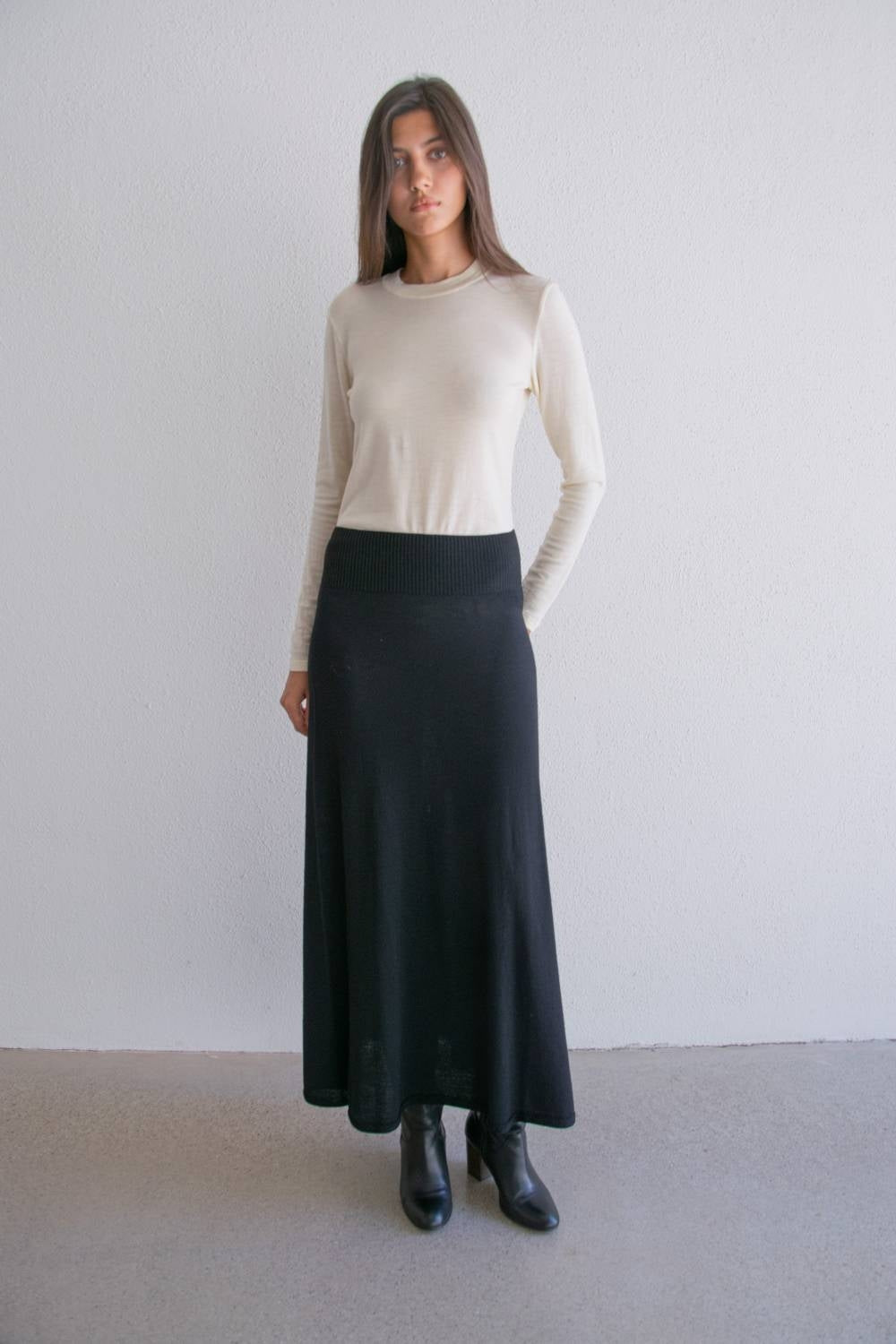 FALDA The Avant AW25 Marseille merino black