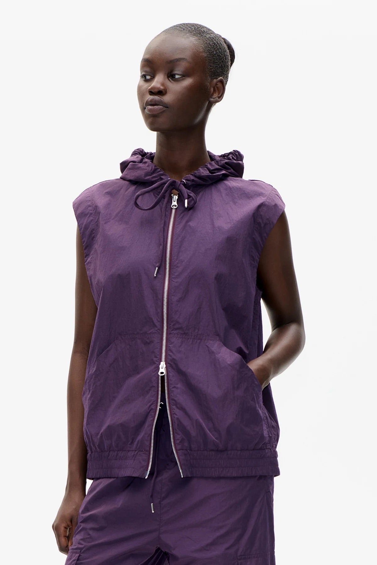 CHALECO Baum und Pferdgarten AW25 Becky plum