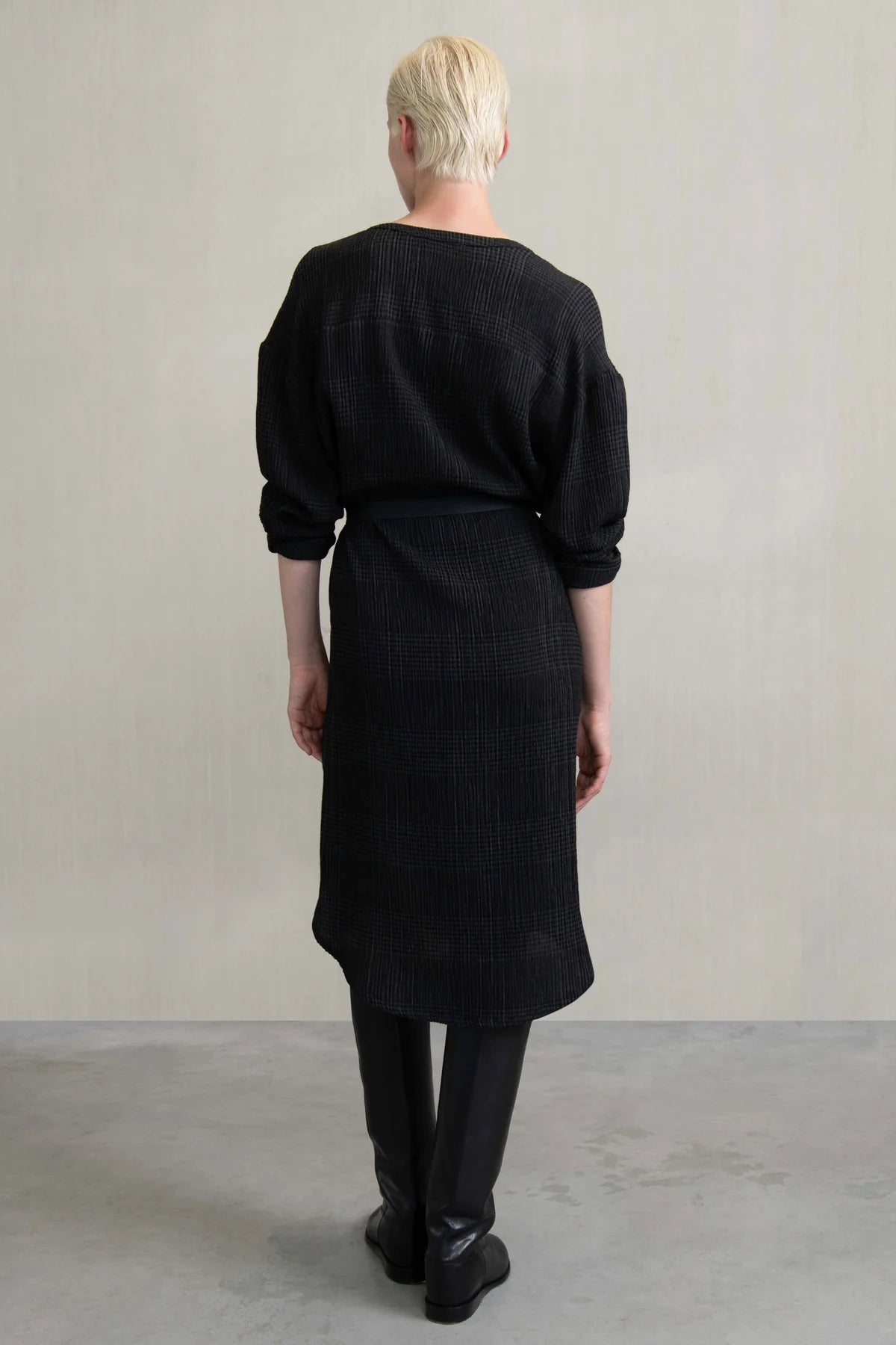 VESTIDO Humanoid AW25 Change Onyx
