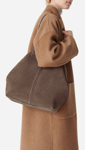 BOLSO Vanessa Bruno AW24 Large daily calf tote taupe