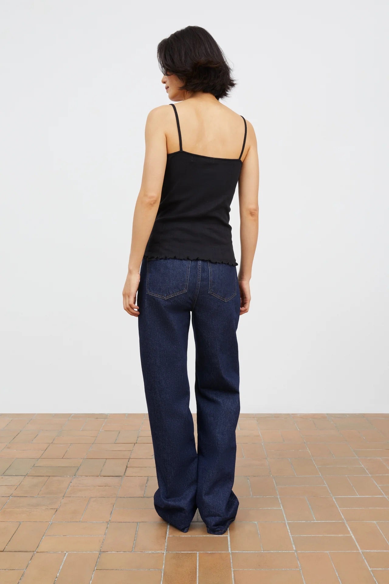 TOP Skall Studio AW25 June black