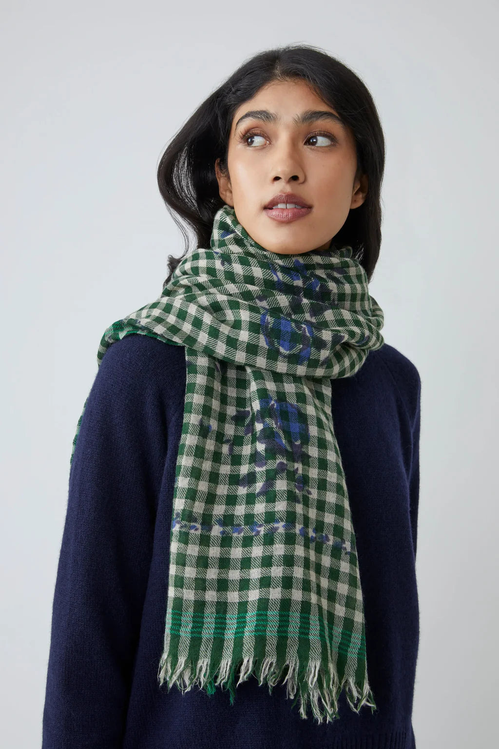 PAÑUELO, FOULARD Moismont AW25 693 Flowers british green