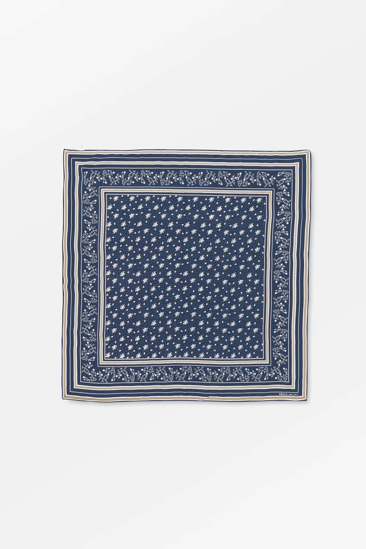 PAÑUELO, BANDANA Skall Studio AW25 classic 90x90 navy