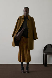 ABRIGO Soeur AW25 Faubourg caramelo