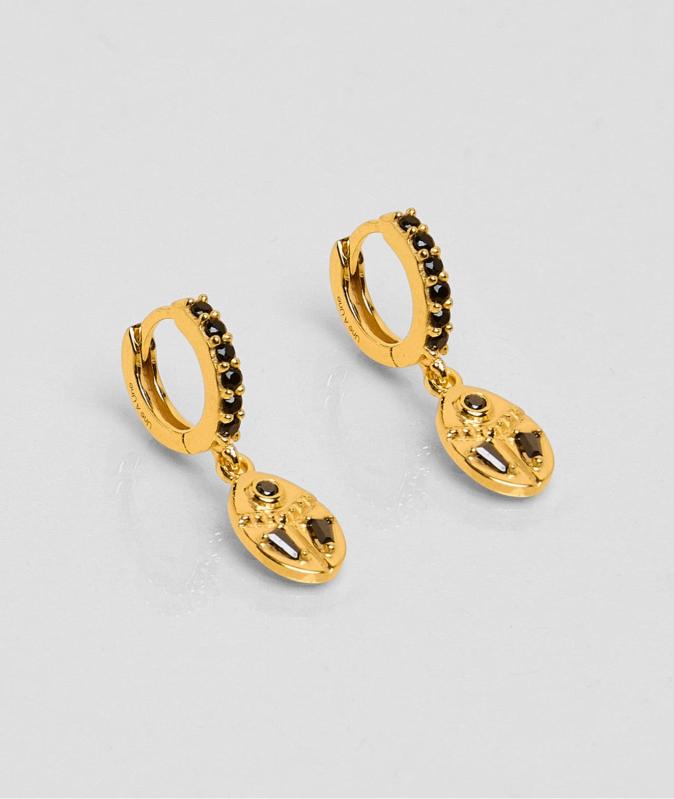 PENDIENTES Une a Une Khepri noir