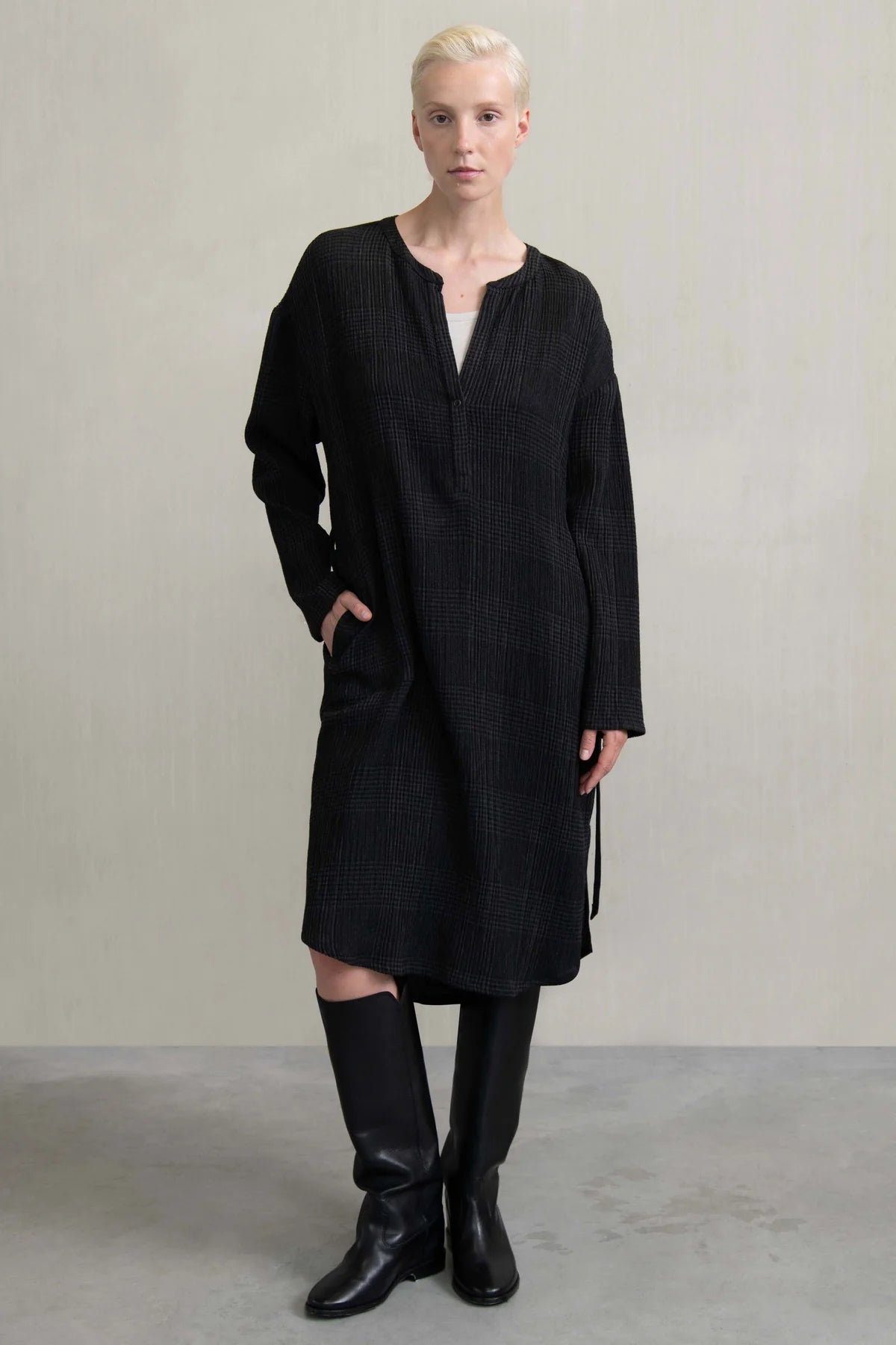 VESTIDO Humanoid AW25 Change Onyx