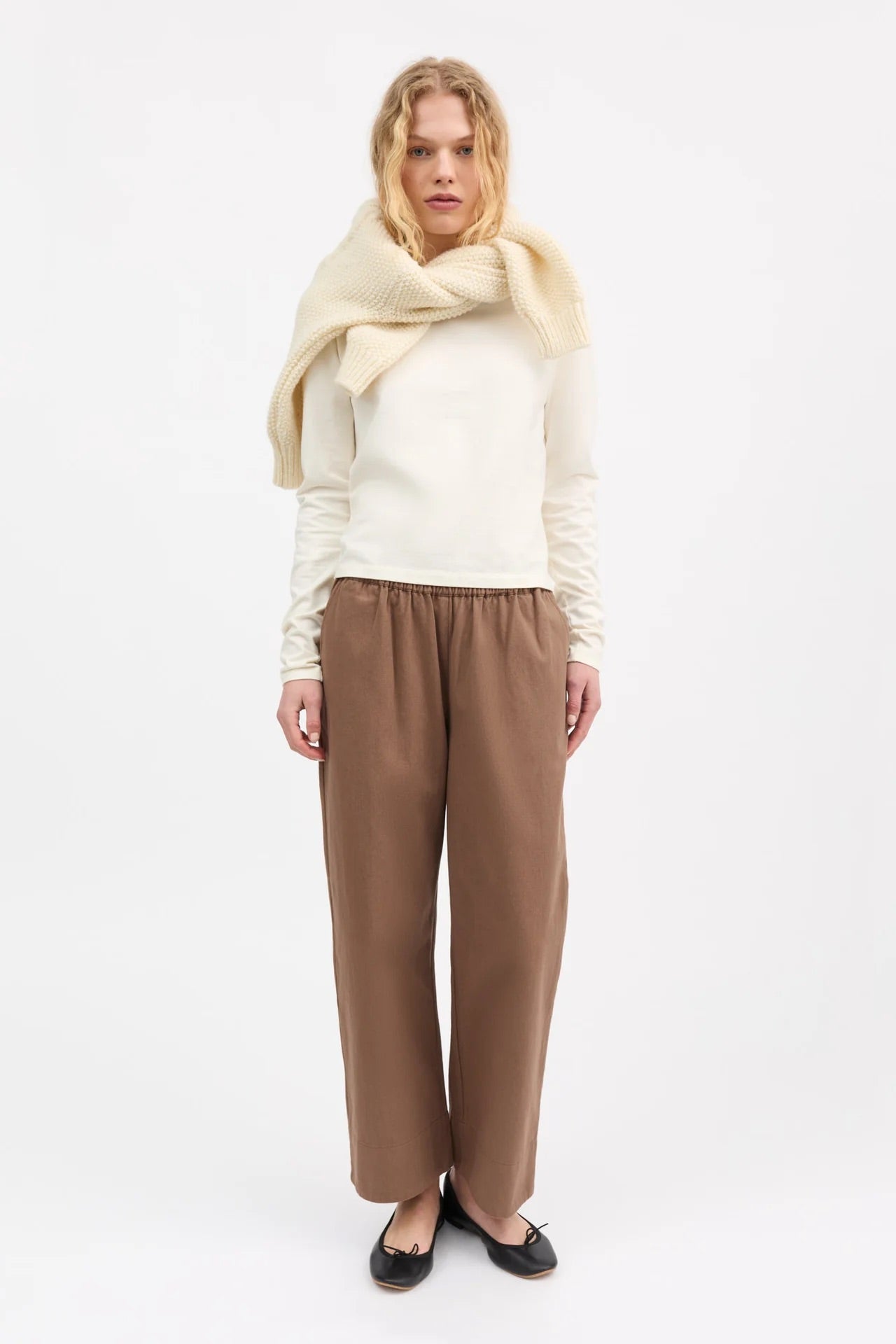 PANTALÓN Skall Studio AW25 Jasmine cardamom