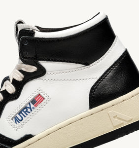 DEPORTIVAS Autry TWO-TONE MEDALIST MID SNEAKERS IN LEATHER COLOR WHITE AND BLACK