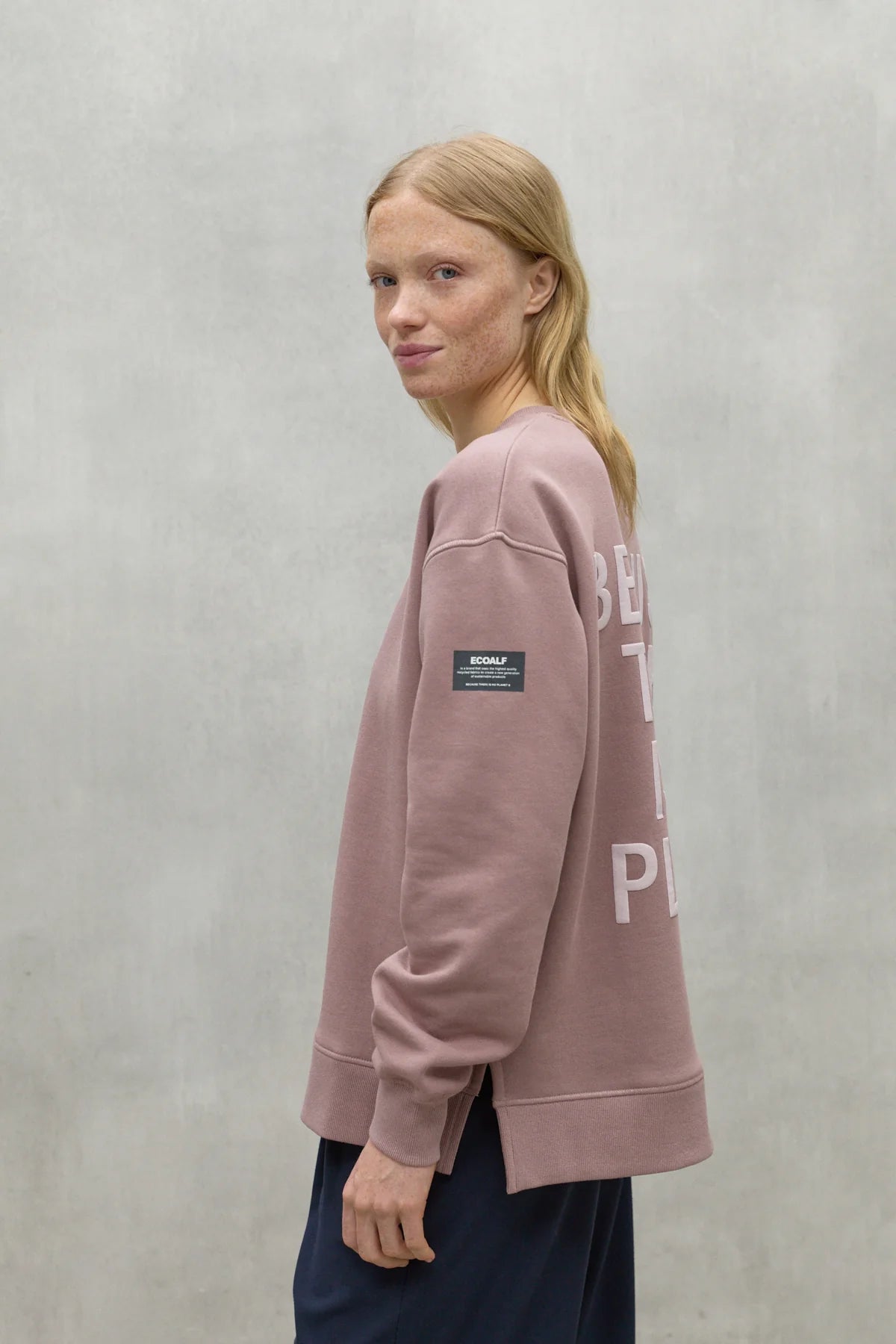 SUDADERA Ecoalf AW24 Storm rosa