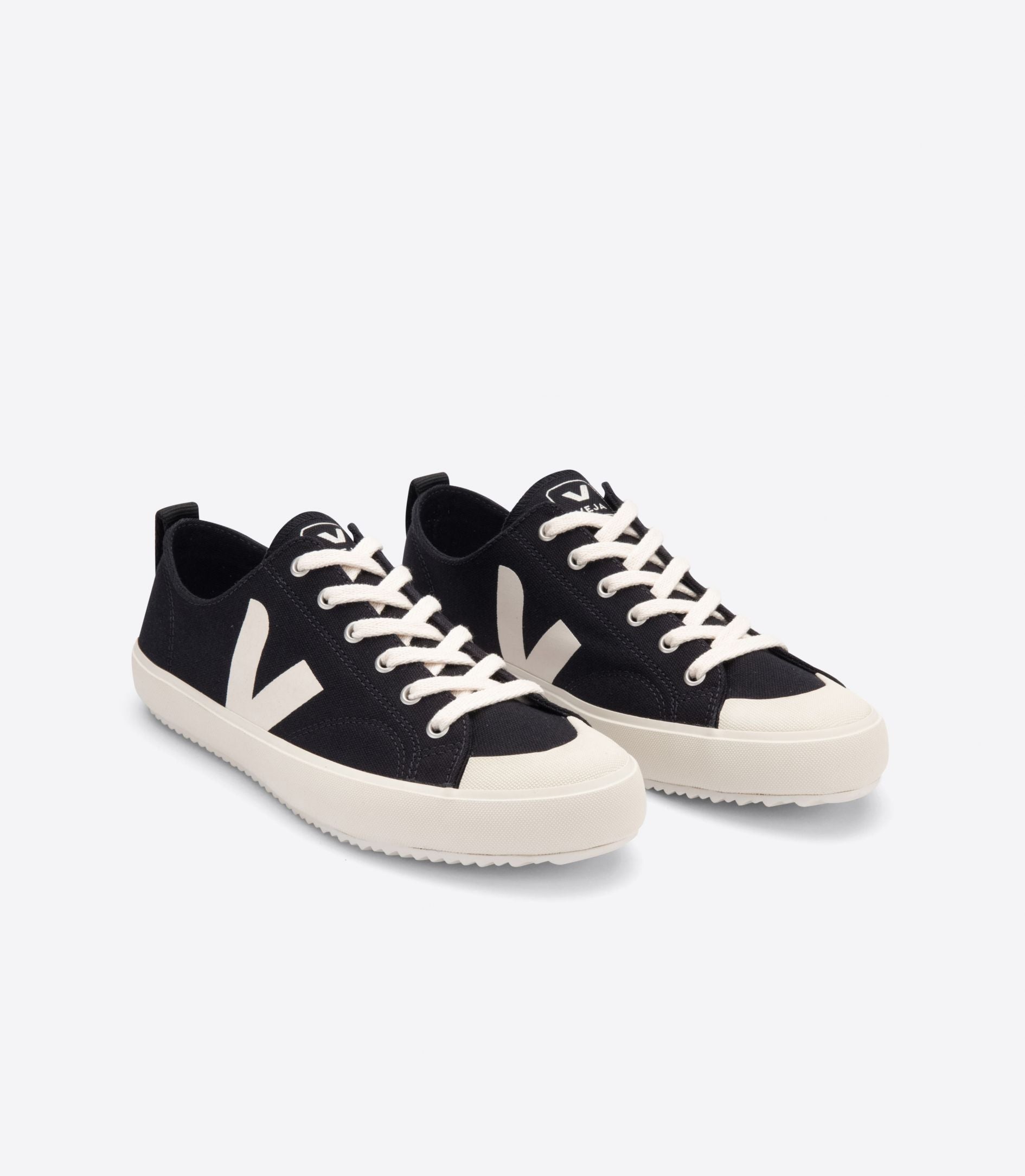 DEPORTIVA Veja Nova canvas black pierre